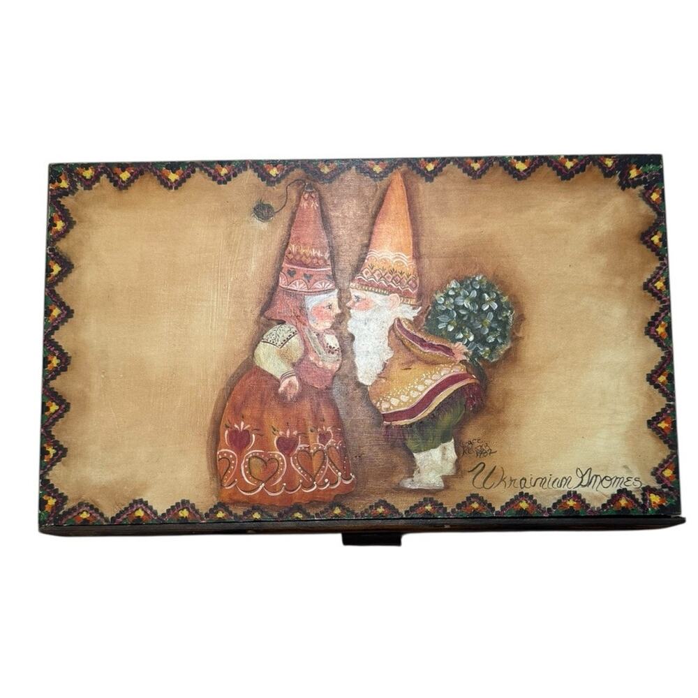 christmas Hand‎ Painted Ukrainian kissing Gnomes Wooden Box Signed Folk Art